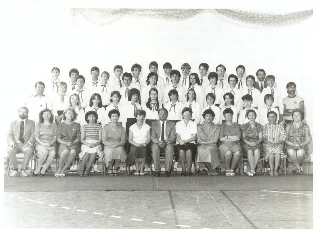 1985. 8.c