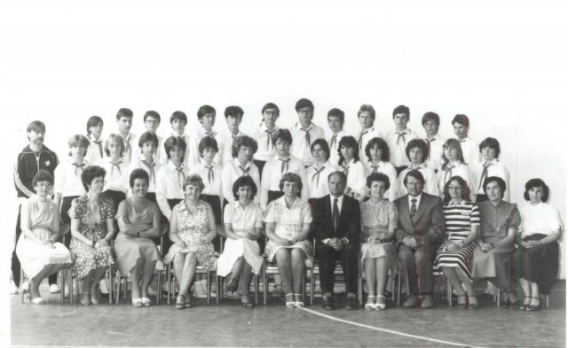 1984. 8.b