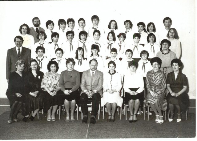 1986. 8.a