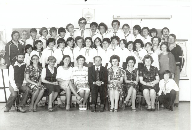 1981. 8.b