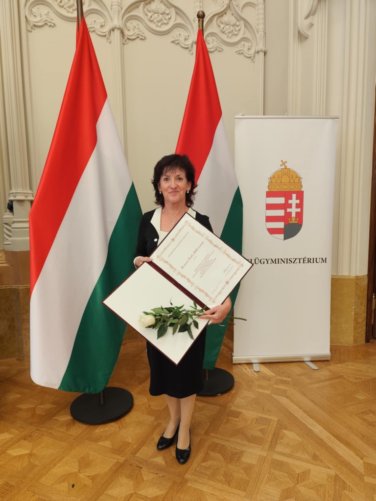 Kovácsné Töreki Ildikó miniszteri elismerő oklevelet vett át  Kovácsné Töreki Ildikó miniszteri elismerő oklevelet vett át