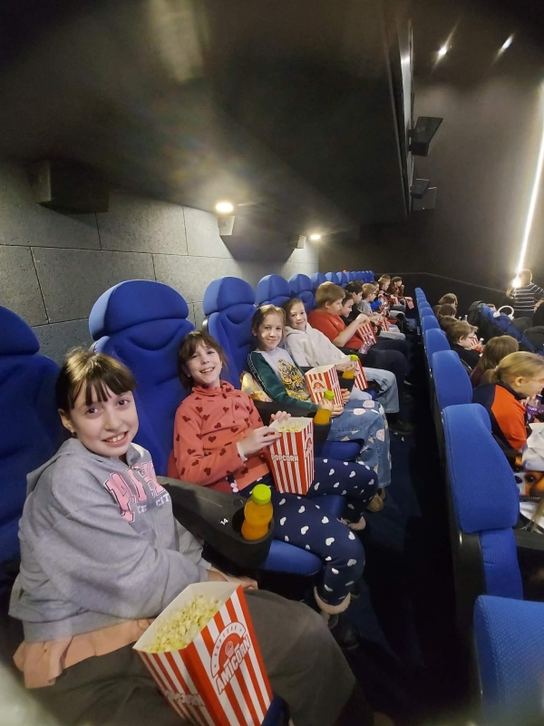 Kincskereső Alapítvány támogatásával mozifilm a 3.4.évfolyamos tanulóknak 