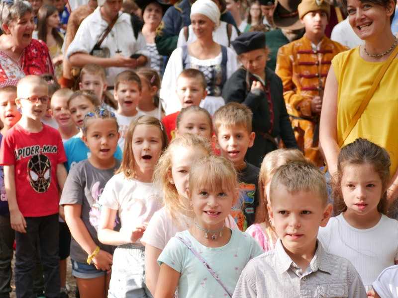 Kis elsősök avatás a Nádasdy fesztiválon