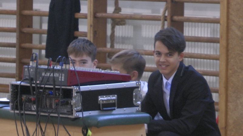 1956. október 23 -ra emlékeztünk