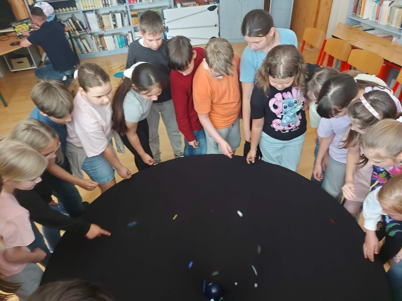 Ismerkedés az univerzum rejtelmeivel (4.a, 4.b)