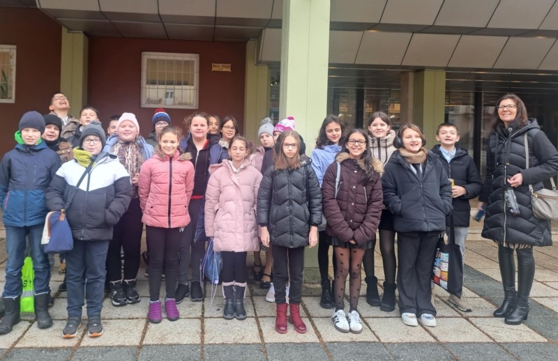 Színházi előadás -VUK