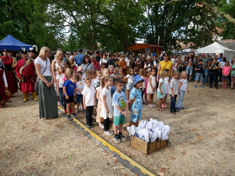 Kis elsősök avatás a Nádasdy fesztiválon