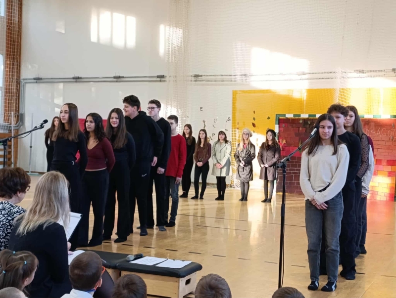 1956. október 23 -ra emlékeztünk