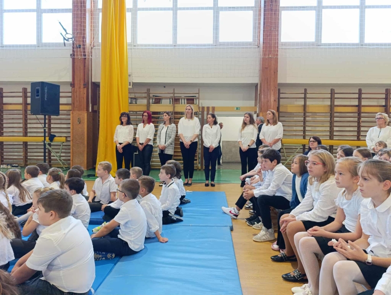 1956. október 23 -ra emlékeztünk