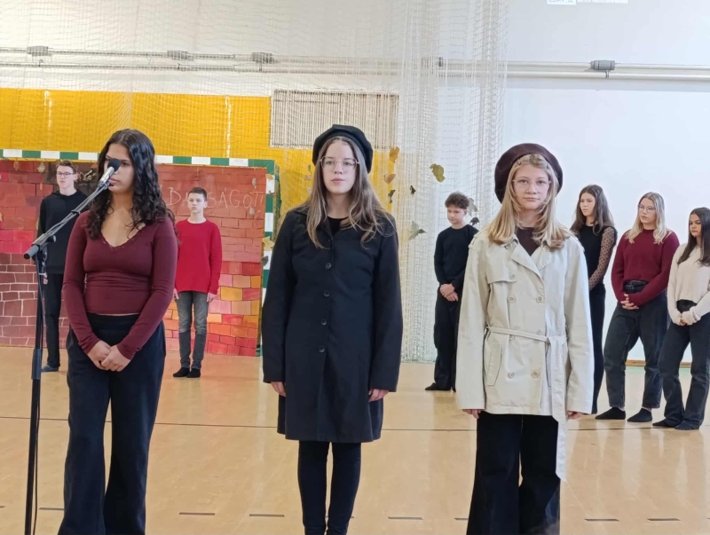 1956. október 23 -ra emlékeztünk