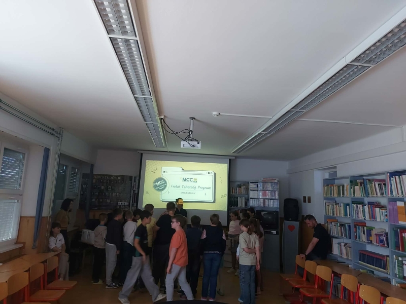 Ismerkedés az univerzum rejtelmeivel (4.a, 4.b)