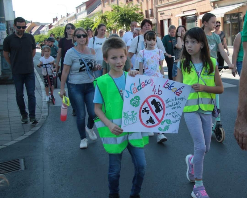Autómentes felvonulás a Környezetvédelmi napon